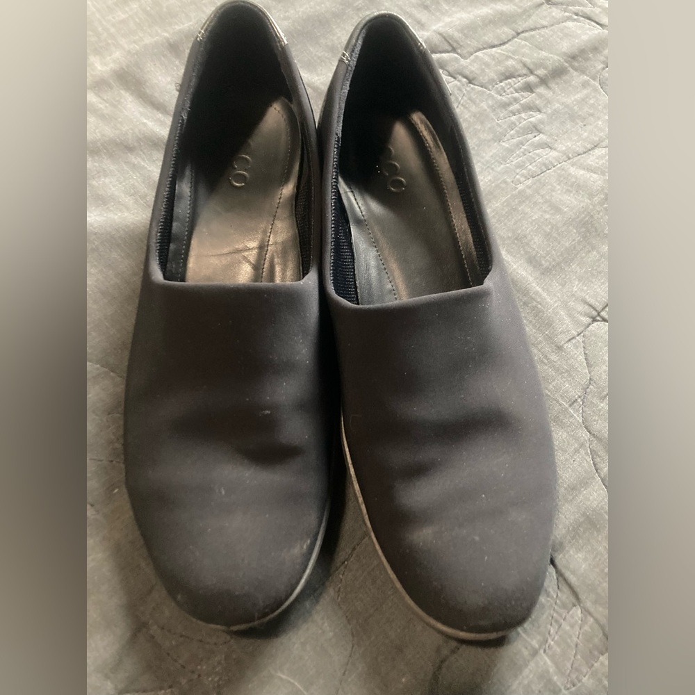 ECCO Felicia Black Gore Tex Almond Toe Slip On Loafers, Size EU 39